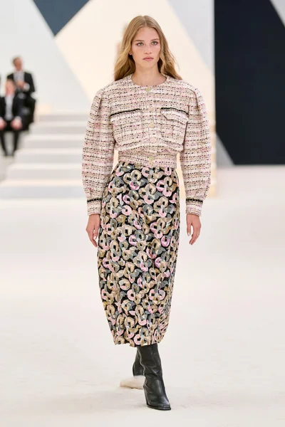 Look 17